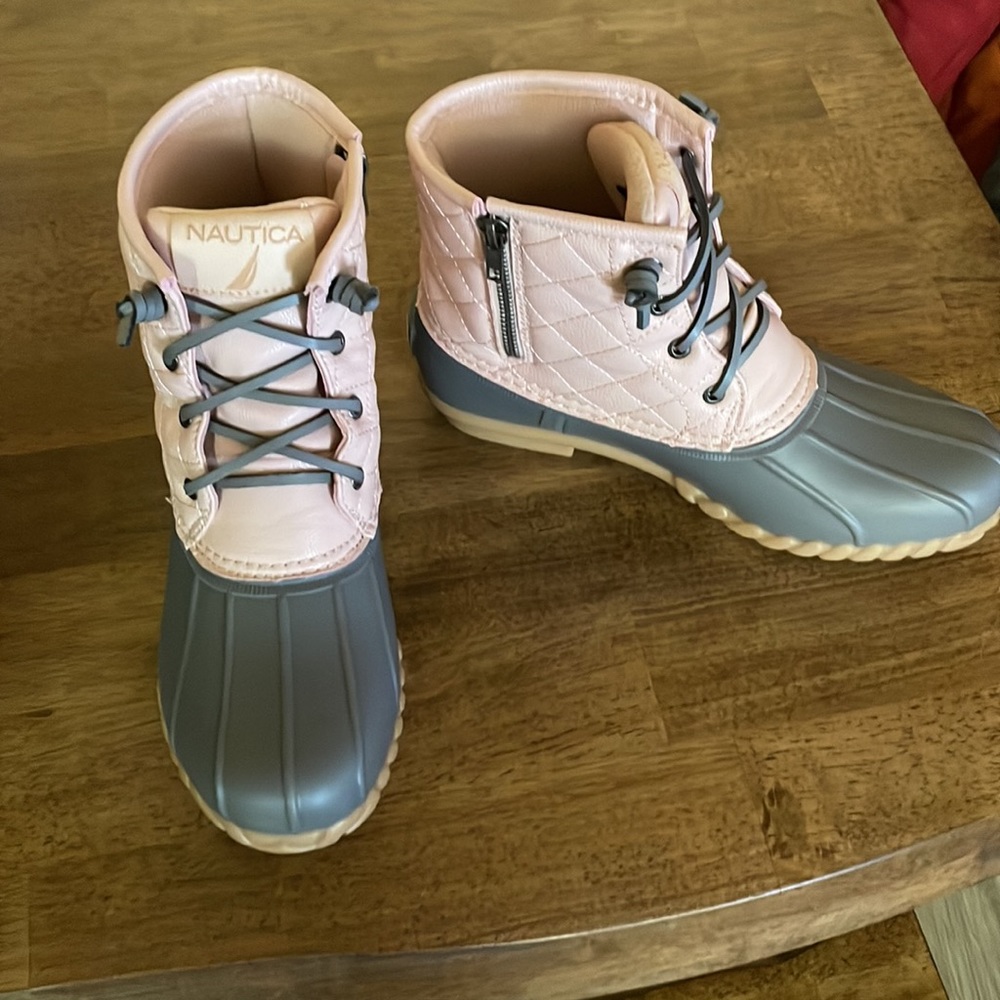 Women’s Pink and Gray Cold Weather Boot - Picture 4 of 6